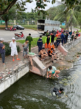 Công viên Thống Nhất Hà Nội, bé trai rơi xuống hồ tử vong